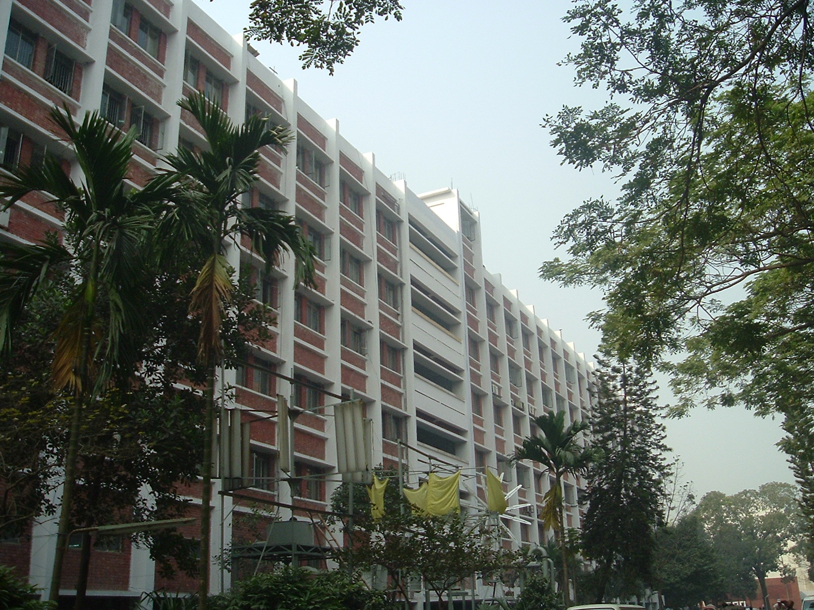 images/buet_eme_building.jpg